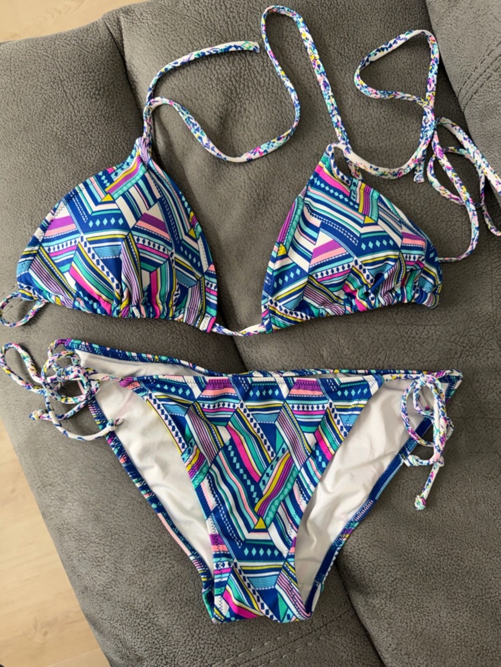 Victoria's Secret Blue Pink Geometric Triangle String Bikini